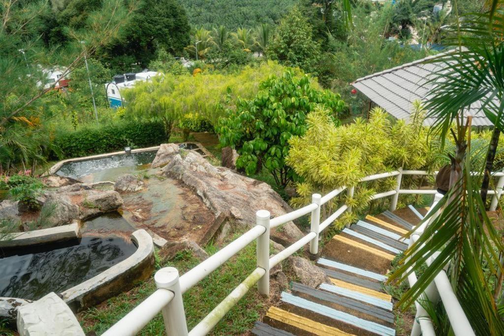 Durian Ecolodge 탐핀 외부 사진